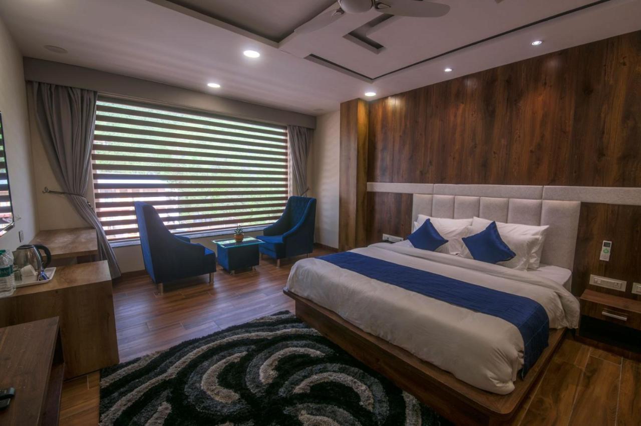 Shivaay Morex- A Vegetarian Hotel Дармсала Экстерьер фото