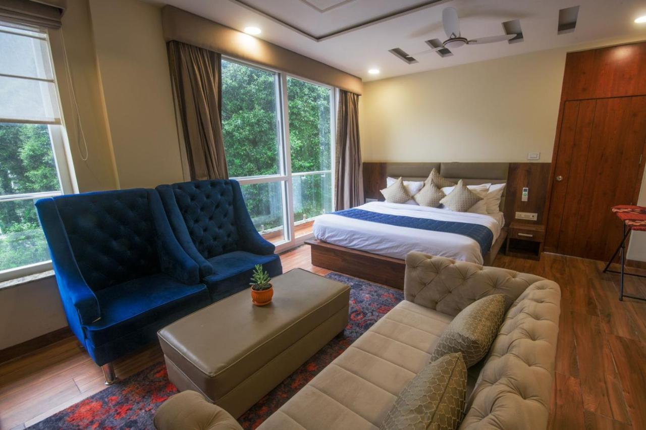 Shivaay Morex- A Vegetarian Hotel Дармсала Экстерьер фото