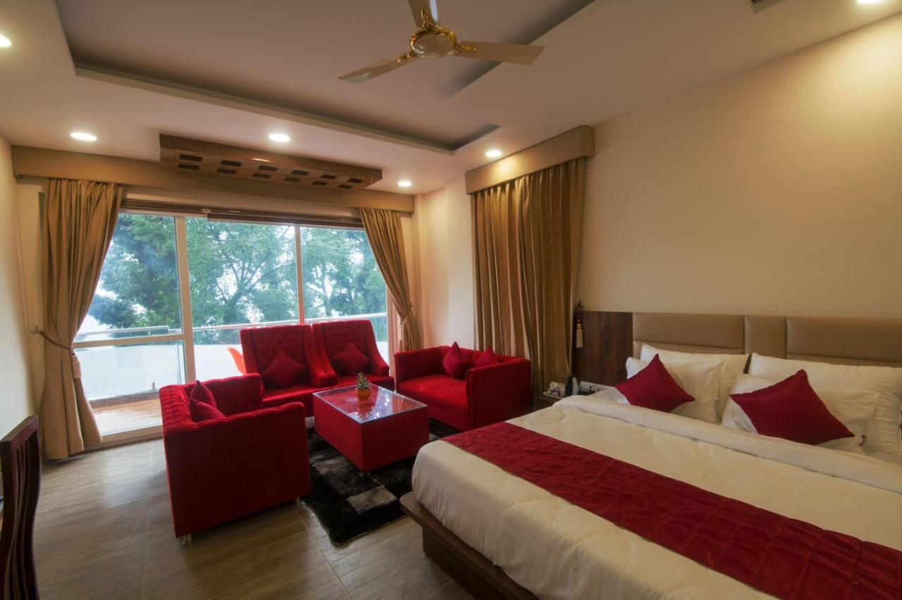 Shivaay Morex- A Vegetarian Hotel Дармсала Экстерьер фото