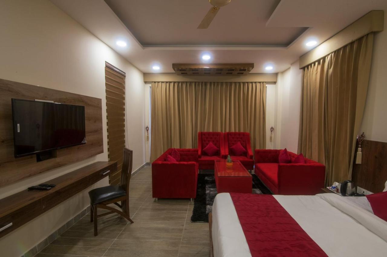 Shivaay Morex- A Vegetarian Hotel Дармсала Экстерьер фото