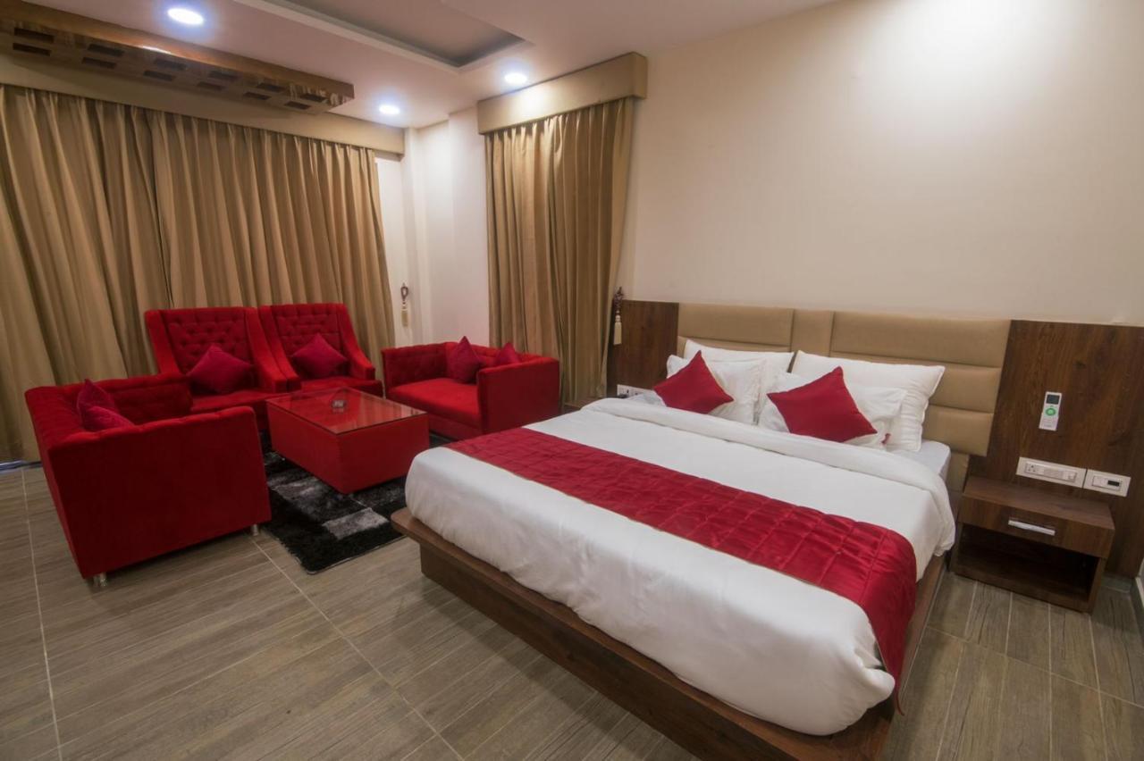 Shivaay Morex- A Vegetarian Hotel Дармсала Экстерьер фото