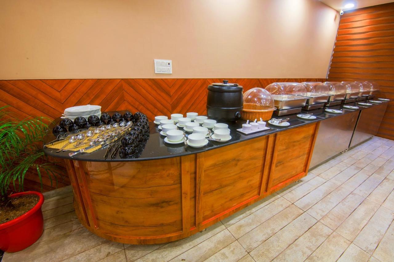 Shivaay Morex- A Vegetarian Hotel Дармсала Экстерьер фото