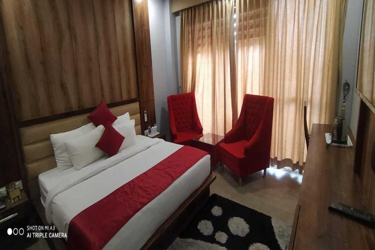 Shivaay Morex- A Vegetarian Hotel Дармсала Экстерьер фото